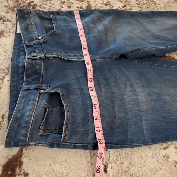 Two by Vince Camuto Jeans - Picture 10 of 17